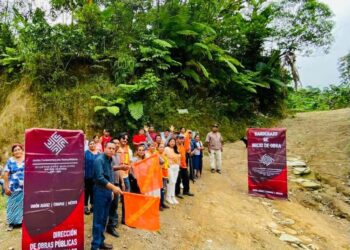 Lleva Gobierno Municipal de Isaías Verdugo, pavimentación de camino en el ejido los Alphes