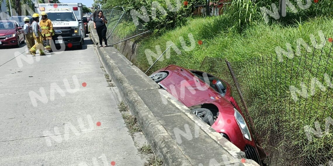 “Vídeo” Más de 100 mil pesos en daños deja accidente