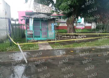 Feto de 3 meses fue arrojado a la alcantarilla
