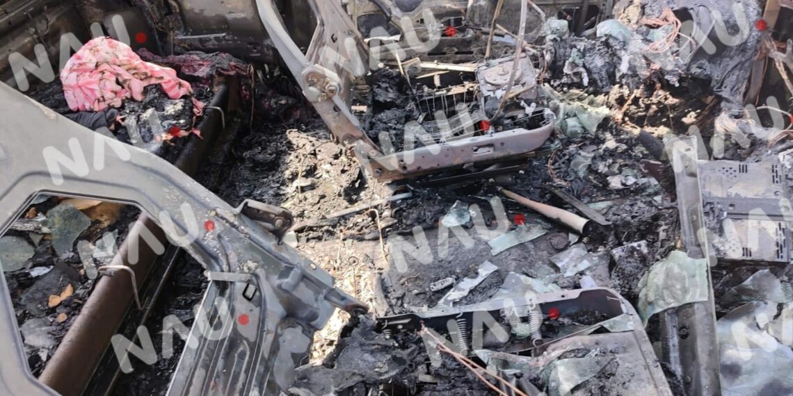 Conato de incendio se registra en el motor de un vehículo