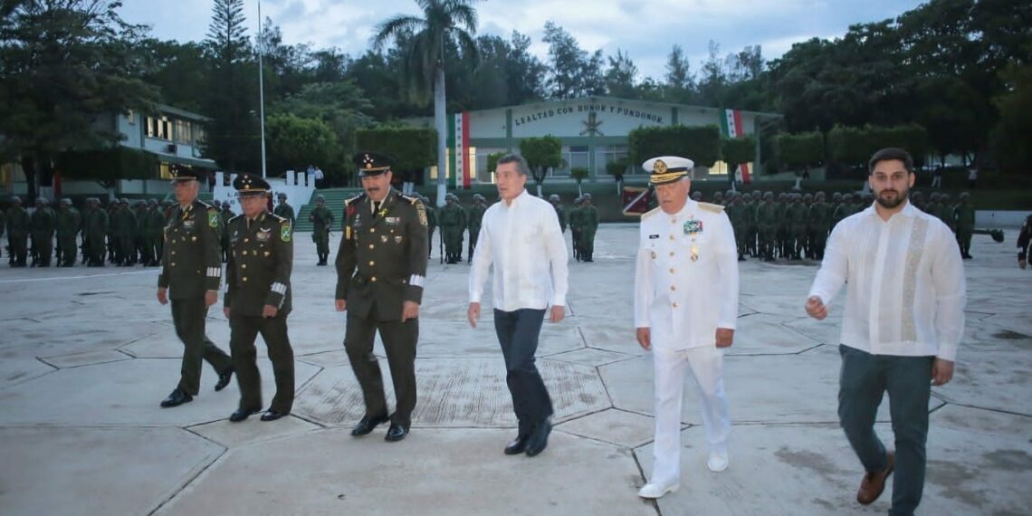 Asiste Rutilio Escandón a toma de protesta del nuevo comandante de la VII Región Militar