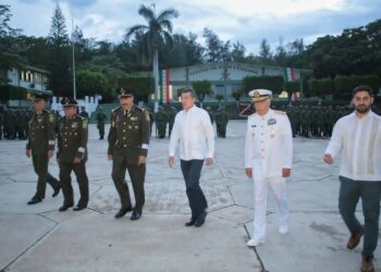 Asiste Rutilio Escandón a toma de protesta del nuevo comandante de la VII Región Militar