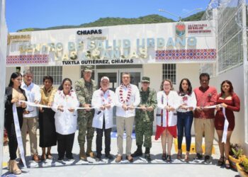 Inaugura Rutilio Escandón reconversión del Centro de Salud de la colonia Las Granjas, en Tuxtla Gutiérrez