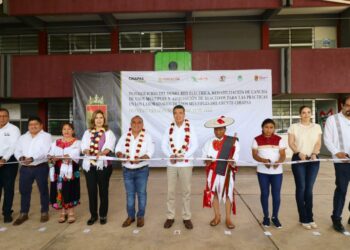 Desde Huixtán, Rutilio Escandón inició entrega de reactivos y equipamiento para laboratorios del Cecytech