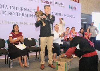 Rutilio Escandón conmemora el Día Internacional de la Mujer Indígena