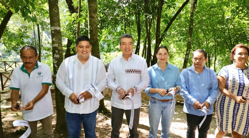En Palenque, Rutilio Escandón inaugura el Centro Turístico Cascada Huextoc Natzin “El Salto”