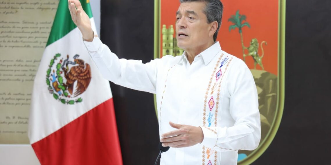 Aeronaves oficiales continúan con las tareas de auxilio y protección al pueblo: Rutilio Escandón