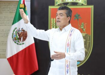 Aeronaves oficiales continúan con las tareas de auxilio y protección al pueblo: Rutilio Escandón