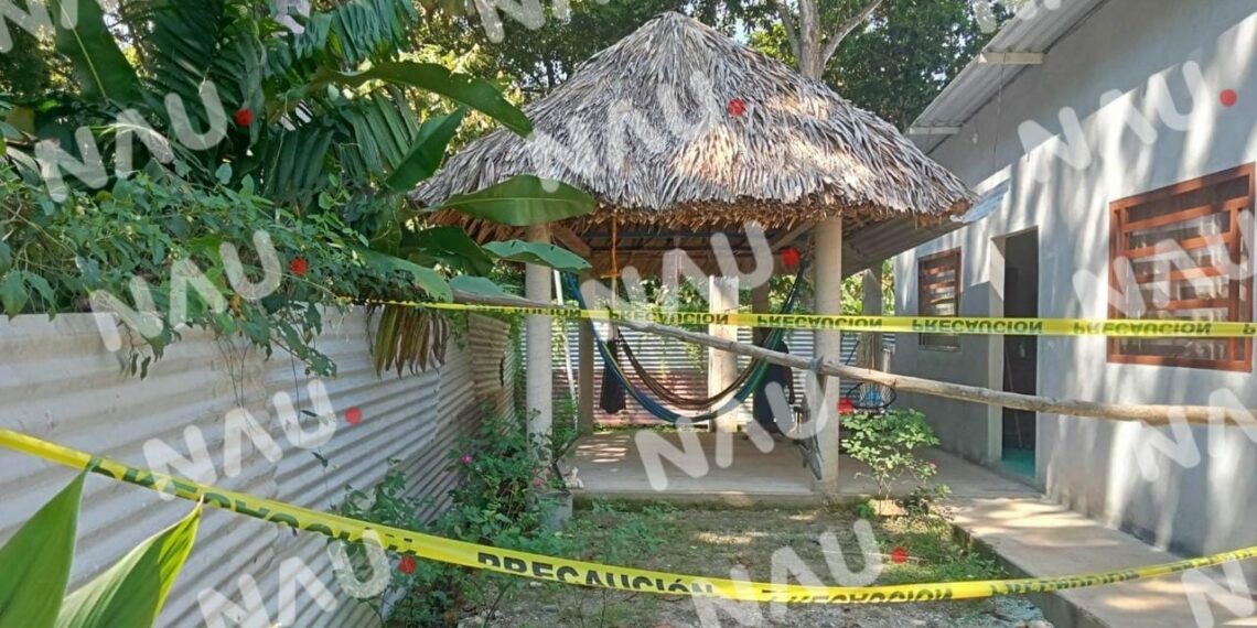 Madre encuentra a su hijo sin vida en la palapa de su casa.