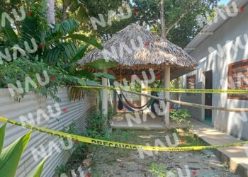 Madre encuentra a su hijo sin vida en la palapa de su casa.