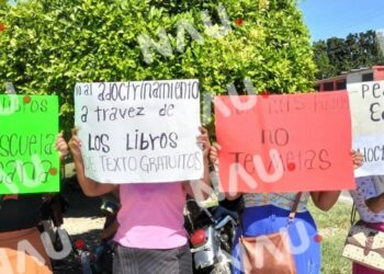 Padres de familia se inconforman por los libros de texto gratuitos de la SEP