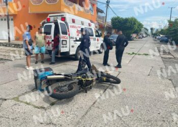 Señora lesionada al ser atropellada por un vehículo