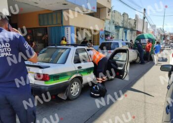 Una persona lesionada deja choque de tres vehículos