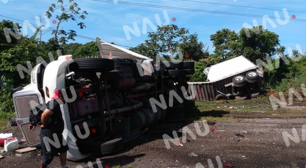 Vuelca otro tráiler en la curva del diablo