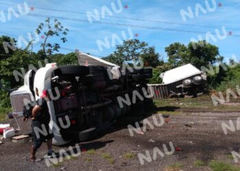 Vuelca otro tráiler en la curva del diablo