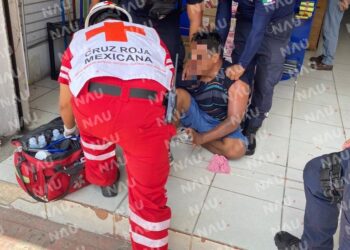 Atiende Cruz Roja a persona que convulsionó por consumir cristal