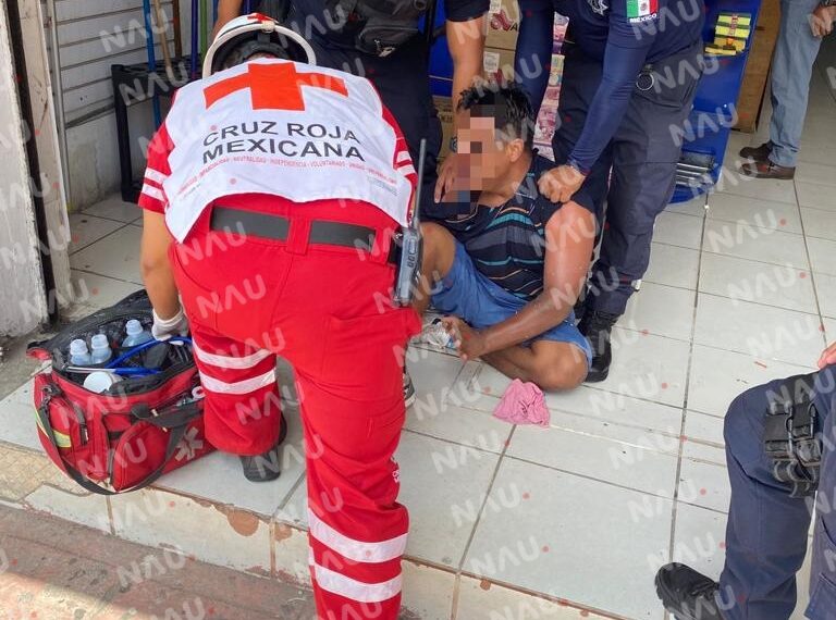 Atiende Cruz Roja a persona que convulsionó por consumir cristal