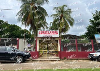 Director de escuela secundaria y maestra fueron denunciados ante las autoridades por agredir y amenazar de expulsar