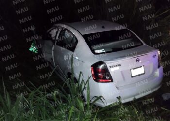 Una menor con lesiones leves deja un choque de dos vehículos