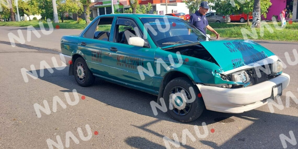 Choque por alcance dejan solo daños