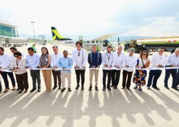 Celebra Rutilio Escandón nueva ruta aérea que fortalecerá relación comercial y turística entre Chiapas y Tabasco