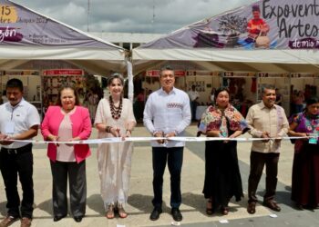 Inaugura Rutilio Escandón Primera Expo Venta Artesanal “De mis manos a tu corazón” Chiapas 2023
