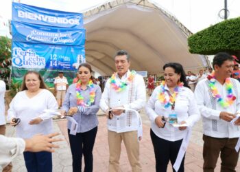 Atestigua Rutilio Escandón firma de Convenio de Colaboración entre la SAGyP y Liconsa, en Pijijiapan