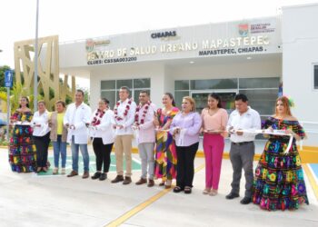 Inaugura Rutilio Escandón la reconversión del Centro de Salud Urbano Mapastepec