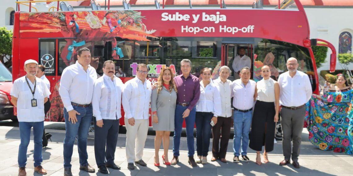 Rutilio Escandón encabeza arranque del servicio de transporte turístico Andabus, en Tuxtla Gutiérrez