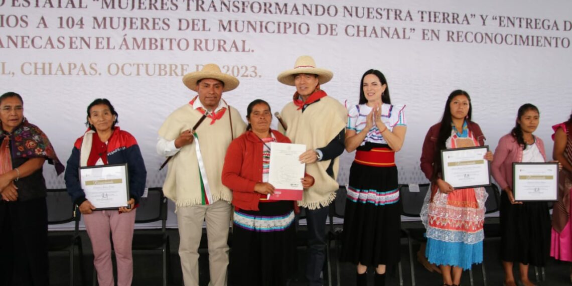 Rutilio Escandón entrega Premio Estatal “Mujeres Transformando Nuestra Tierra” y títulos agrarios