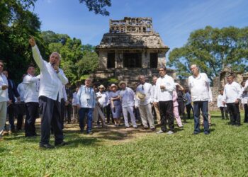 En Palenque, acude Rutilio Escandón a Cumbre “Por una Vecindad Fraterna y con Bienestar”, convocada por AMLO