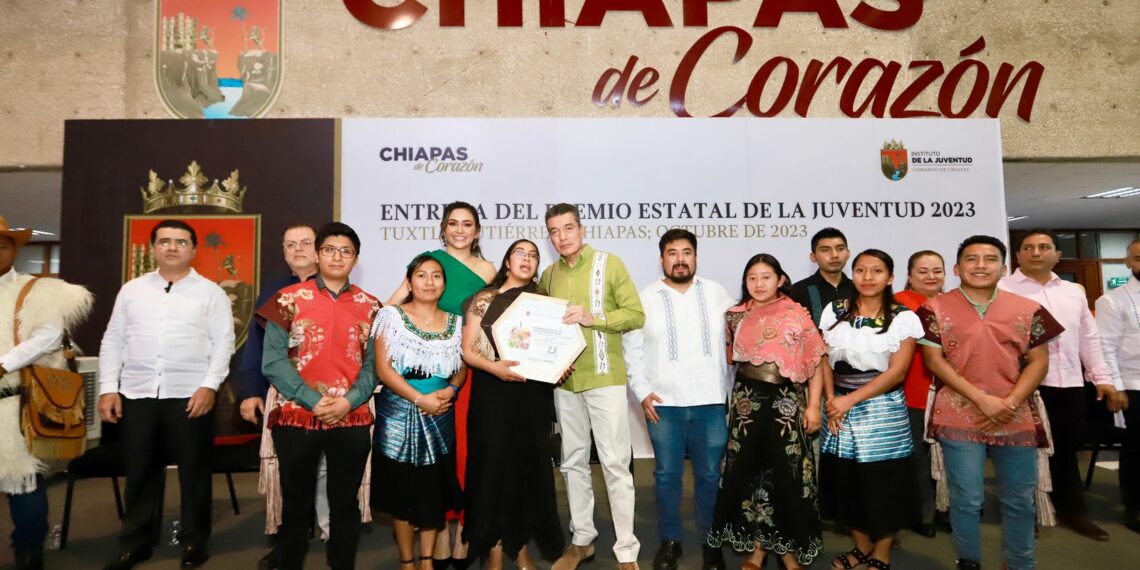 Entrega Rutilio Escandón Premio Estatal de la Juventud Chiapas 2023