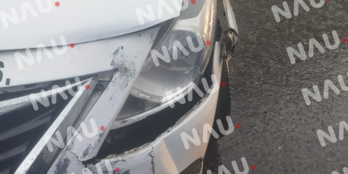 Taxista ocasiona accidente que dejó solo daños