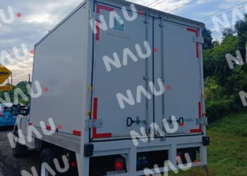 “Vídeo” Accidente en poste rojo deja una persona lesionada