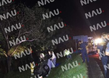 Vuelca camioneta en la carretera MAPASTEPEC a Escuintla