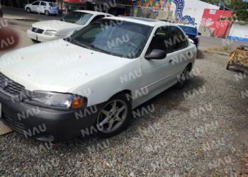 Vehículo abandonado en el Banco Bienestar de Álvaro Obregón