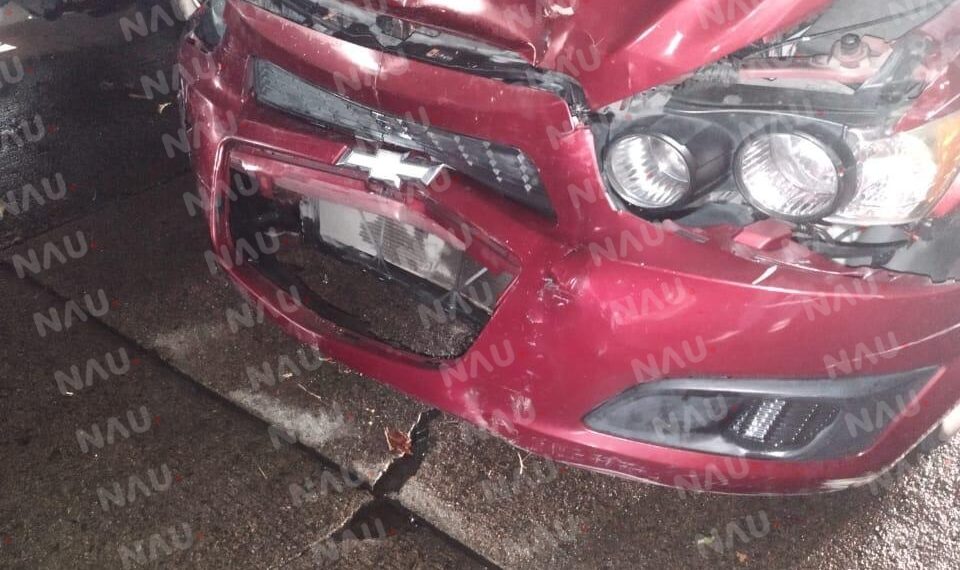 Choque múltiple deja solo daños