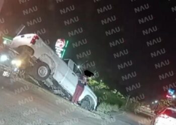 Casi cae al dren pluvial de la 9 sur par vial