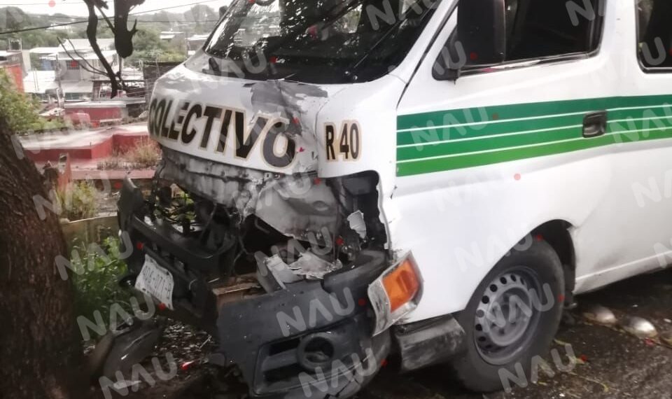 10 lesionados dejan un accidente de tres vehículos