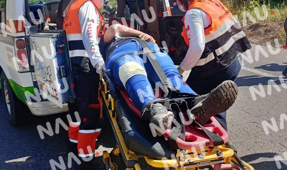 Mujer lesionada al caer de su motocicleta