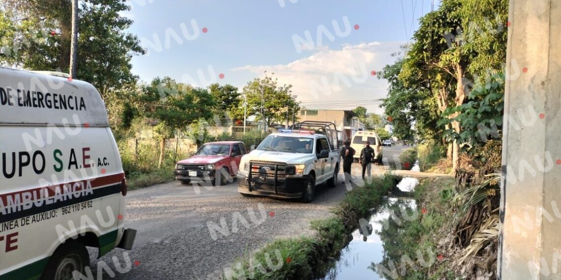 Le tiraron de balazos en los pies y resultó ileso