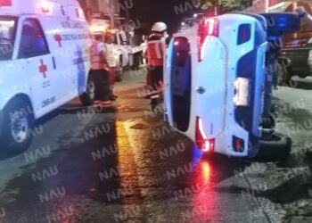 Se estrelló contra automóvil estacionado