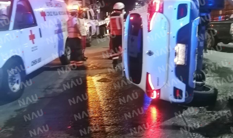 Se estrelló contra automóvil estacionado