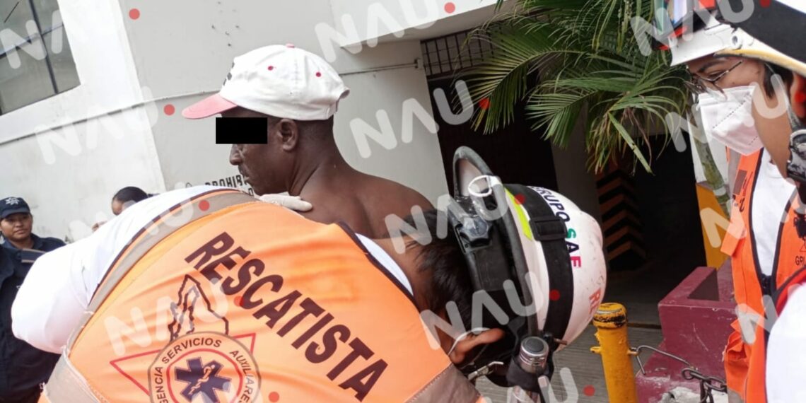 Hondureña intenta asesinar a un haitiano y le dio una cuchillada en la espalda