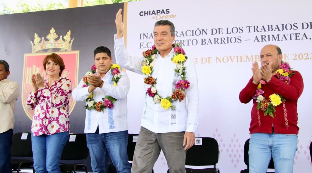 En Palenque, inaugura Rutilio Escandón construcción del tramo carretero Roberto Barrios-Arimatea