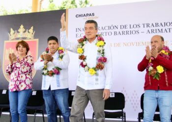 En Palenque, inaugura Rutilio Escandón construcción del tramo carretero Roberto Barrios-Arimatea