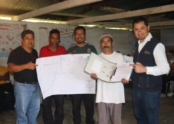 Esli Álvarez Arzate, visita la comunidad Toquian Chiquito