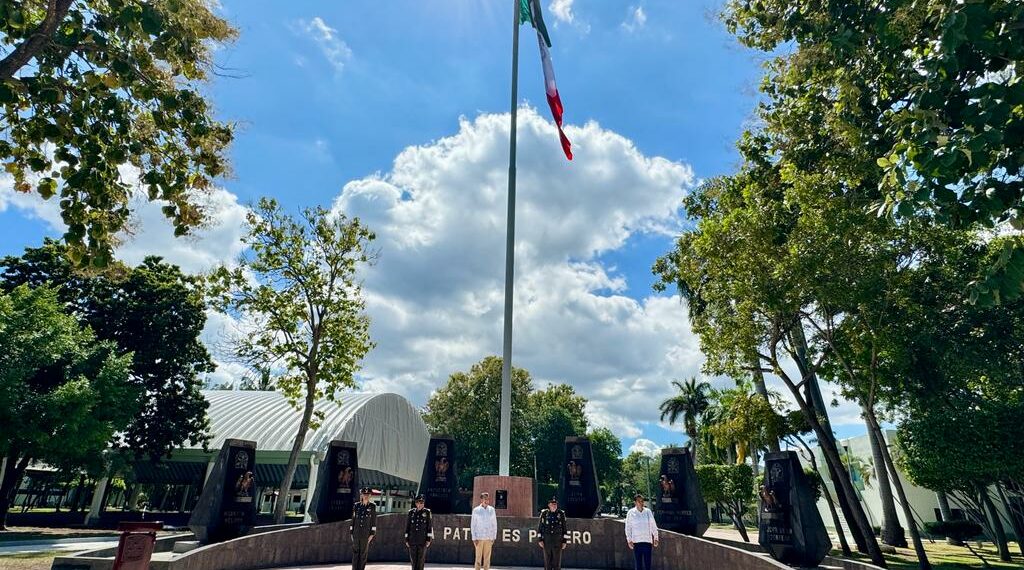 Asiste Rutilio Escandón a ceremonia inaugural del Hemiciclo a los Niños Héroes en la VII Región Militar