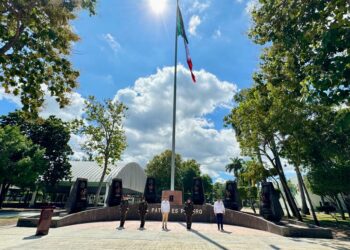 Asiste Rutilio Escandón a ceremonia inaugural del Hemiciclo a los Niños Héroes en la VII Región Militar