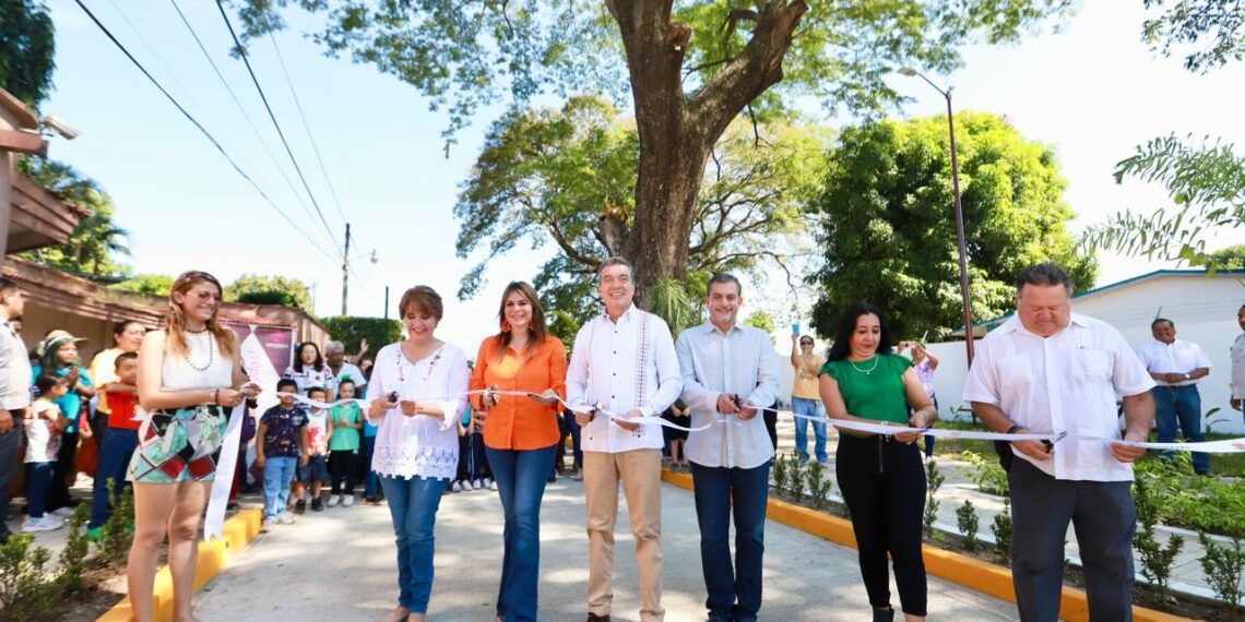 En Tapachula, Rutilio Escandón inaugura el Parque Central Miguel Hidalgo y calles en la colonia 5 de Febrero